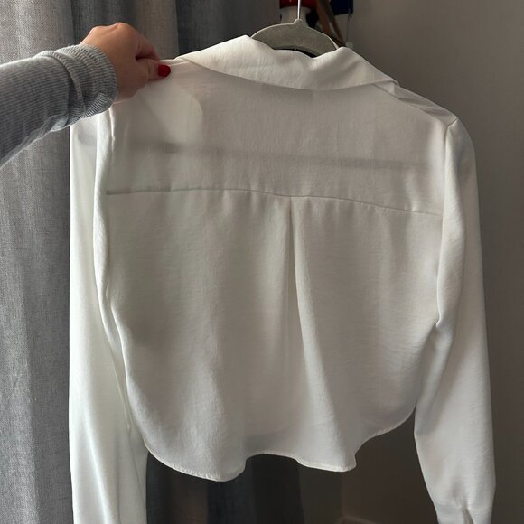 Women's Satin effect cropped blouse - Picture 3 of 3